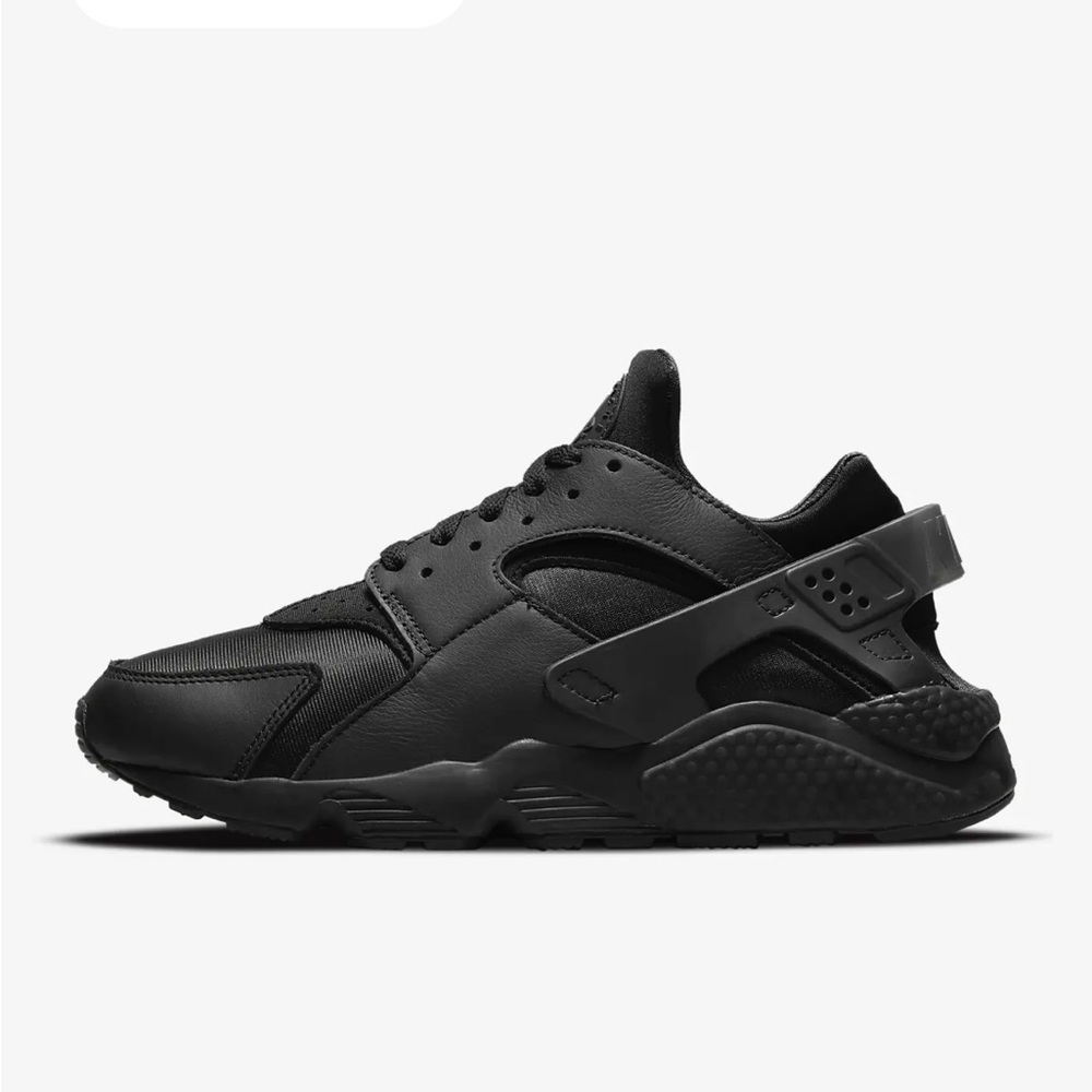 All black Nike huaraches size 5.5 us